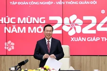 Президент Во Ван Тхыонг выступает на встрече с руководителями Viettel. Фото: ВИА