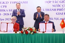 Церемония подписания программы сотрудничества по реализации Соглашения о дружбе и сотрудничестве между Ханоем и Минском на период 2024-2026 годов. Фото: ВИА