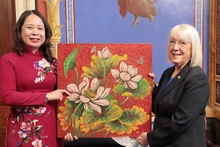Вице-президент Во Тхи Ань Суан (слева) встречается с Временным президентом Сената США Пэтти Мюррэй. Фото: ВИА