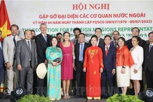 Участники встречи. Фото: hcmcpv.org.vn