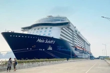 Круизный лайнер Mein Schiff 5 под флагом Мальты пришвартовался в международном порту Халонг 26 марта. Фото: ВИА