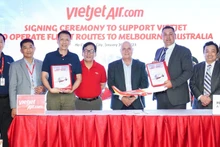 Церемония подписания документа о поддержке Vietjet в открытии рейсов в Мельбурн. 