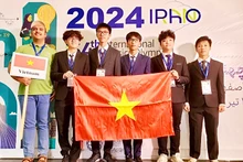 Вьетнамские школьники на IPhO 2024 года. 