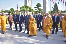 Руководители Партии, Государства и делегаты на церемонии закрытия Весак 2025 года. 