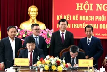 Церемония подписания плана координации действий в пропагандистской работе на период 2023-2025 гг. между газетой «Нянзан» и провинцией Донгнай. 