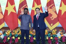 Премьер-министр Фам Минь Тьинь и Президент Шри-Ланки Анура Кумара Диссанаяке 