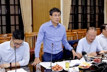 Замминистра иностранных дел Нгуен Минь Ву выступает на заседании. Фото: baoquocte.vn