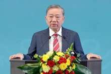 Генеральный секретарь ЦК КПВ То Лам выступает на встрече. Фото: ВИА