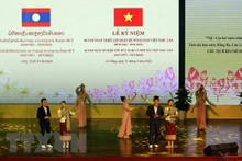 Художественный номер на церемонии. Фото: VNA