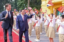 Премьер-министр Фам Минь Тьинь и Премьер-министр Нидерландов Марк Рютте. Фото: ВИА