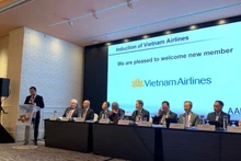 Генеральный директор Vietnam Airlines Ле Хонг Ха выступает на мероприятии. Фото: ВИА