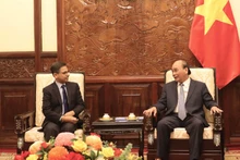 Президент Нгуен Суан Фук и Посол Индии Пранай Верма. Фото: vpctn.gov.vn