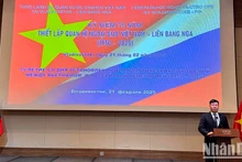 Генеральный консул Вьетнама во Владивостоке Нгуен Данг Хиен высутпает на церемонии. Фото: Суан Хынг