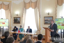 Заместитель председателя Комитета по внешним связям Санкт-Петербурга Вячеслав Калганов выступает на мероприятии. Фото: Суан Хынг