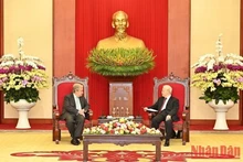 Генеральный секретарь ЦК КПВ Нгуен Фу Чонг принимает Генерального секретаря ООН Антониу Гутерриша. Фото: Данг Кхоа