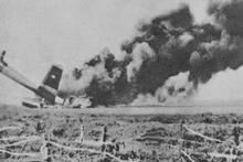 Французский самолет разбился на фронте Дьенбьенфу в 1954 году. Фото: ВИА
