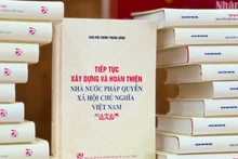 Книга «Продолжение построения и совершенствования социалистического правового государства во Вьетнаме». 