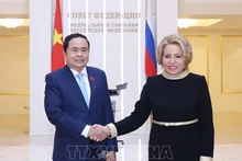 Председатель НС Чан Тхань Ман и Председатель Совета Федерации Федерального собрания РФ Валентина Ивановна Матвиенко. Фото: ВИA