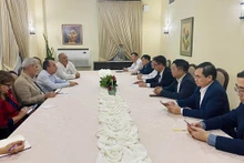 Рабочая делегация КПВ на встрече с секретарем ЦК КПК, Заведующим идеологическим отделом ЦК КПК Рохелио Поланко Фуэнтесом. Фото: ВИА