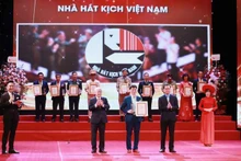 На программе чествованы 20 выдающихся коллективов и отдельных лиц. 