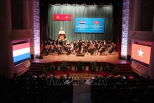 Церемония празднования 50-й годовщины установления дипломатических отношений между Вьетнамом и Нидерландами, организованная Народным комитетом г. Хошимина 6 апреля. Фото: ВИА