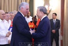 Генеральный секретарь ЦК КПВ, Президент То Лам и Первый секретарь ЦК КПК, Президент Кубы Мигель Диас-Канель Бермудес на встрече с представителями народной дружбы и молодого поколения Кубы. Фото: ВИА