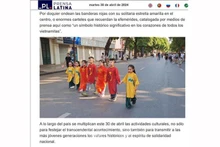 «Prensa Latina» 30 апреля опубликовало статью «Вьетнам заполнен флагами в честь Дня полного освобождения Южного Вьетнама и воссоединения страны». Фото: ВИА