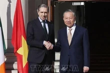 Генеральный секретарь ЦК КПВ, Президент Вьетнама То Лам встречается с Премьер-министром Ирландии Саймоном Харрисом. Фото: ВИА