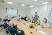 Общий вид рабочей встречи.