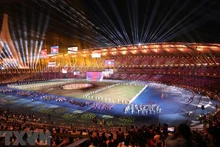 После более чем 20 дней соревнований SEA Games 32 завершились впечатляющей, запоминающейся и вызывающей ностальгию церемонией закрытия.