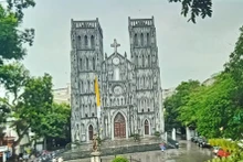 Кафедральный собор находится в самом центре Ханоя. Фото: Лам Нгуен