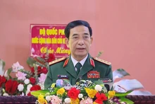 Министр обороны генерал армии Фан Ван Жанг выступает с речью. Фото: vietnam.vn