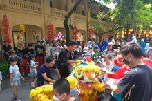 Мероприятие привлекает многочисленных детей. Фото: baovanhoa.vn