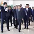 Председатель НС Чан Тхань Ман посещает суперзавод по производству электромобилей Xiaomi в экономической зоне «Ичжуан». Фото: ВИА