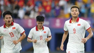 Ван Тунг (номер 9) вновь стал игроком, открывшим счет голов сборной U22 Вьетнама. Фото: Тхань Суан