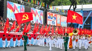 Генеральная репетиция парада в честь 50-летия полного освобождения Южного Вьетнама и воссоединения страны. Фото: Тхань Дат 