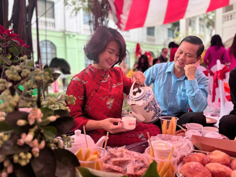 Фоторабота под названием «Чашка чая весенним днем» получила премию конкурса «Краски и ароматы «Нянзан».