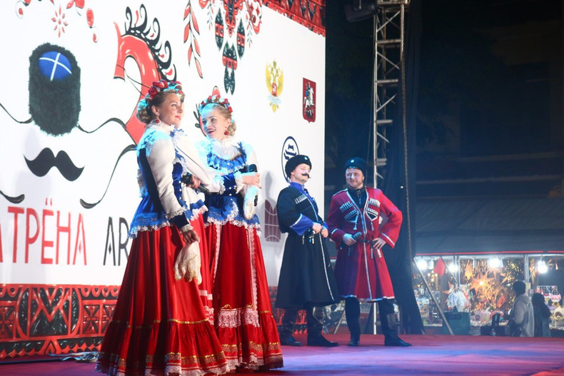 Выступление популярного Московского казачьего хора и ансамбля «Матрена Арт».