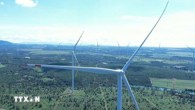 Ветровая электростанция компании Chu Prong Gia Lai Power JSC завершила строительство, но еще не введена в эксплуатацию. (Фото: ВИА) 2.jpg