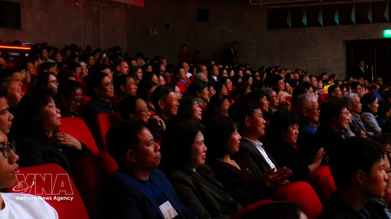 Организаторами этого культурного триумфа выступили Министерство общественной безопасности Вьетнама и МЧС России, продемонстрировав, что взаимодействие ведомств успешно выходит за рамки профессиональных задач. (Фото: ВИА)