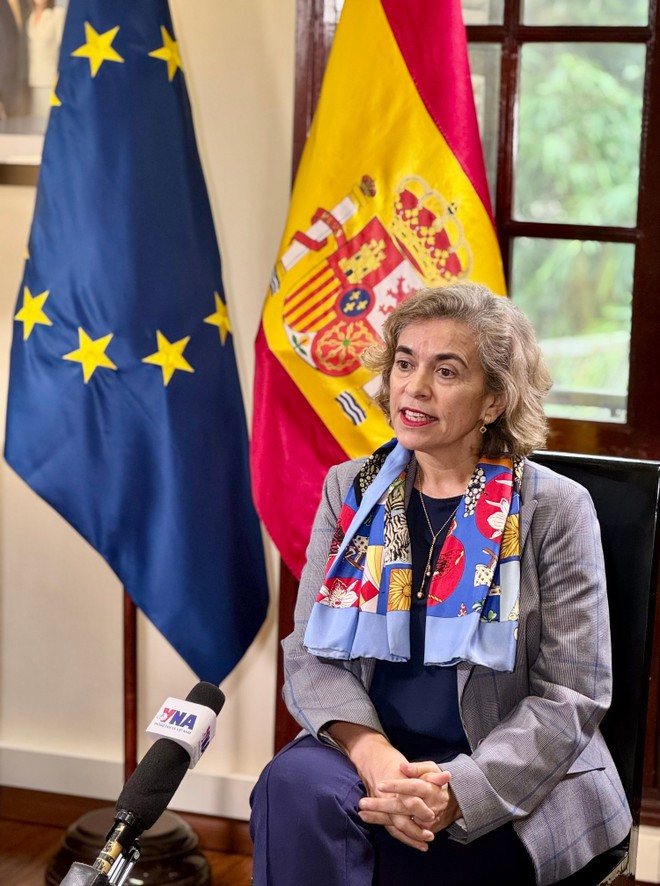 Кармен Кано Де Ласала, посол Испании во Вьетнаме, дала интервью ВИА (Фото: ВИА)