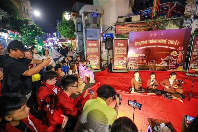 Пространство традиционного искусства вызывает большой интерес у жителей и гостей города. (Фото: ВИА)