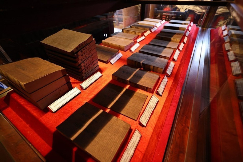 Пагода Виньнгьем хранит 3 050 деревянных печатных досок (мокбан), представляющих большую ценность в различных областях знаний. В 2012 году мокбан пагоды Виньнгием были признаны ЮНЕСКО документальным наследием региона Азия – Тихий океан. (Фото: ВИА)