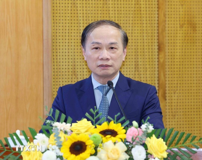 Фам Тат Тханг — член ЦК КПВ, заместитель руководителя Отдела ЦК КПВ по пропаганде, политическому воспитанию и работе с народными массами, заместитель постоянного руководителя Центрального руководящего комитета по изучению общественного мнения и настроений населения в связи с партийными съездами всех уровней. (Фото: ВИА)