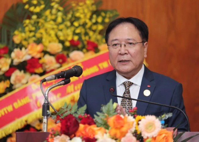 Выонг Зюи Бьен, председателя Ассоциации развития культурной индустрии Вьетнама, выступает с речью. (Фото: ВИА)