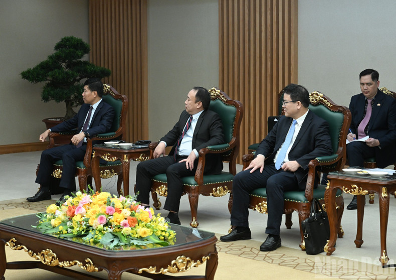 Представители партийных органов, министерств и ведомств Правительства Вьетнама на приеме.