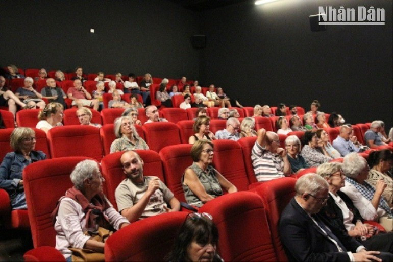 Французские зрители заполнили зал на премьере фильма. 02.jpg