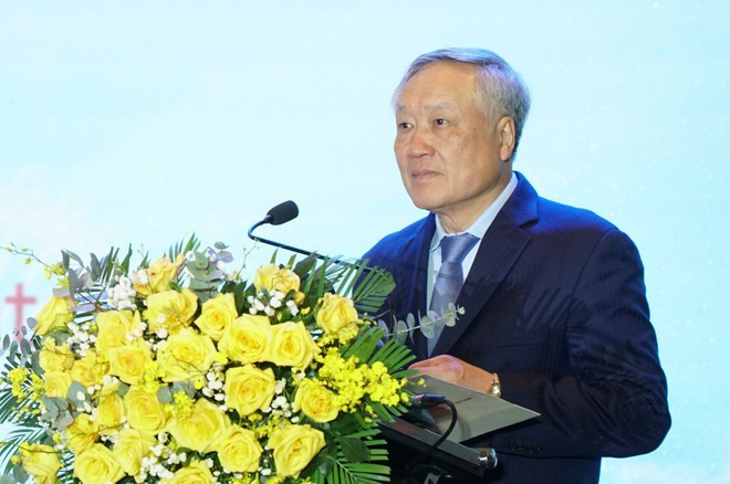 Член Политбюро, постоянный заместитель Премьер-министра Нгуен Хоа Бинь выступает на конференции. (Фото: ВИА)