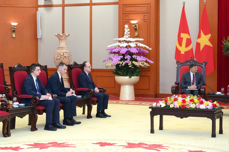 Российские делегаты на приеме.