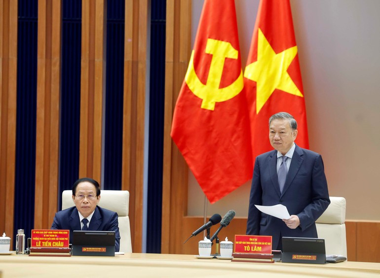 Генеральный секретарь ЦК КПВ То Лам выступает на мероприятии. (Фото: ВИА)